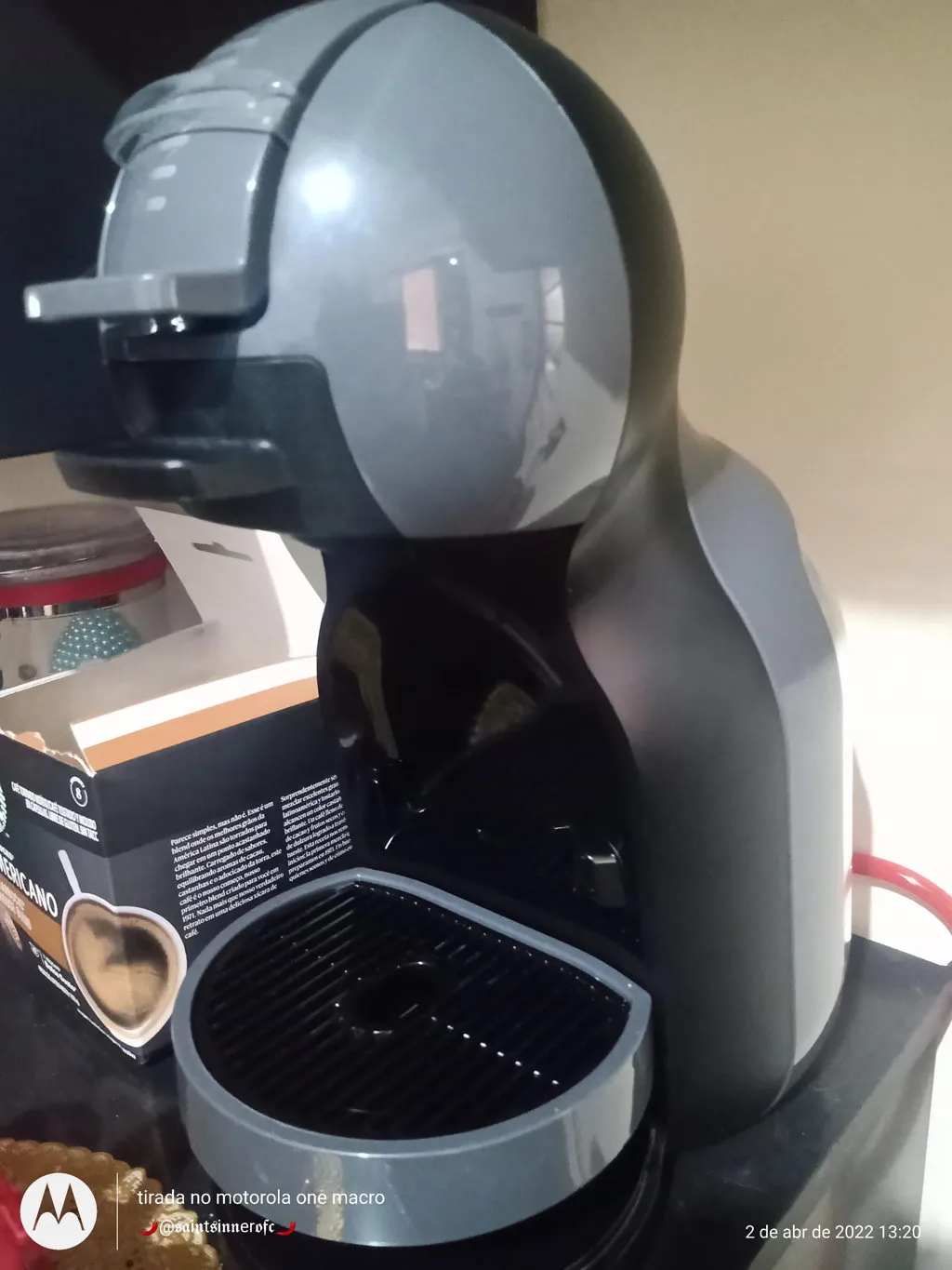 Cafeteira portátil Nescafé Dolce Gusto Arno Mini Me automática vermelha e  preta para cápsulas monodose 220V