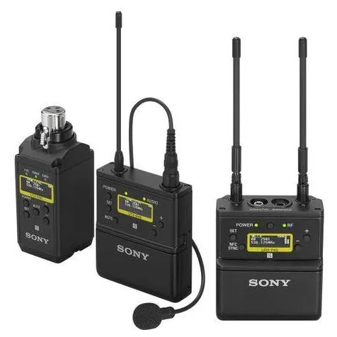 Sistema Wireless Sony UWP-D26 de Microfone de Lapela Sem Fio 2 Transmissores e Montagem em Câmera