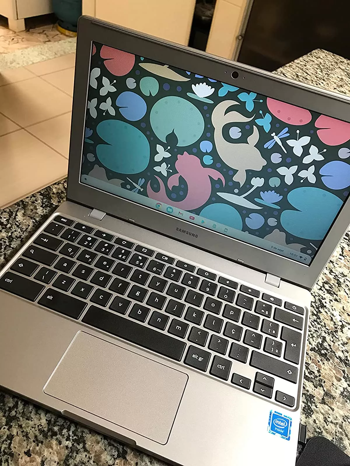 Novo Samsung Chromebook 4 XE310XBA-KT1BR, ideal para estudos